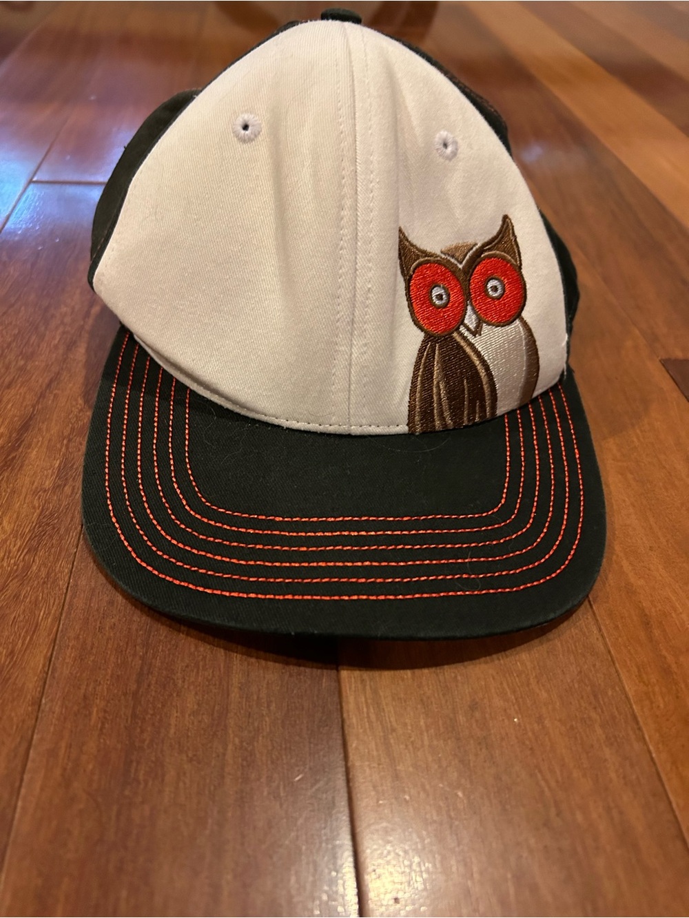 Hooters Restaurant Owl Embroidered Two-Tone Baseball Cap